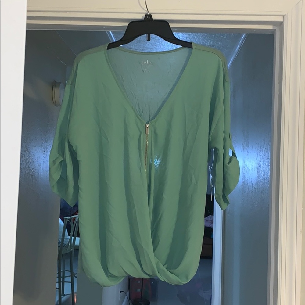 2/25 New York & Company blouse NWTs